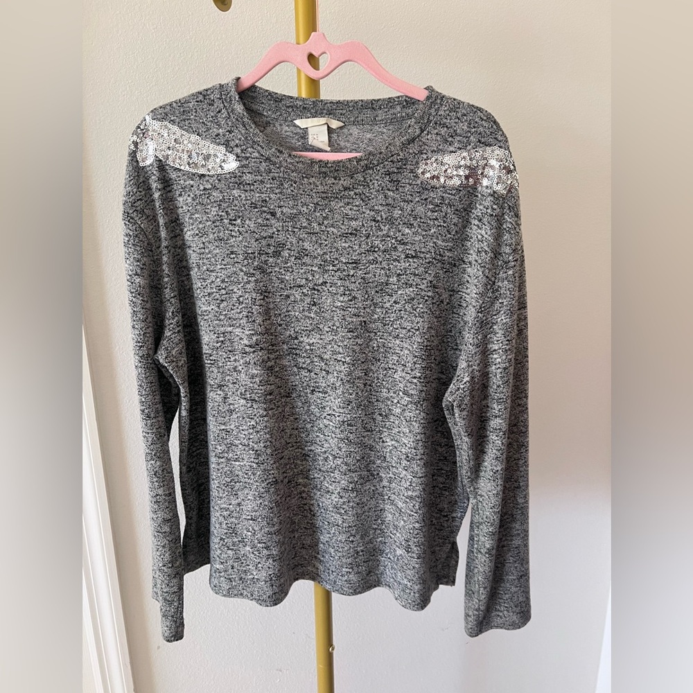 H&M Gray Long Sleeve Top with Silver Sequin Bird Shoulder Accents MED GUC